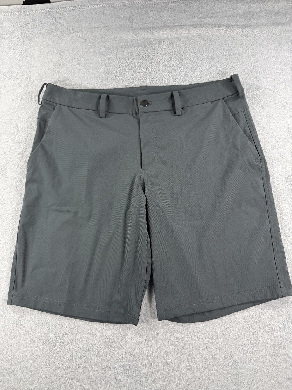 Lululemon Mens 38x11 Commission Shorts Gray Performance Golf Casual Flat